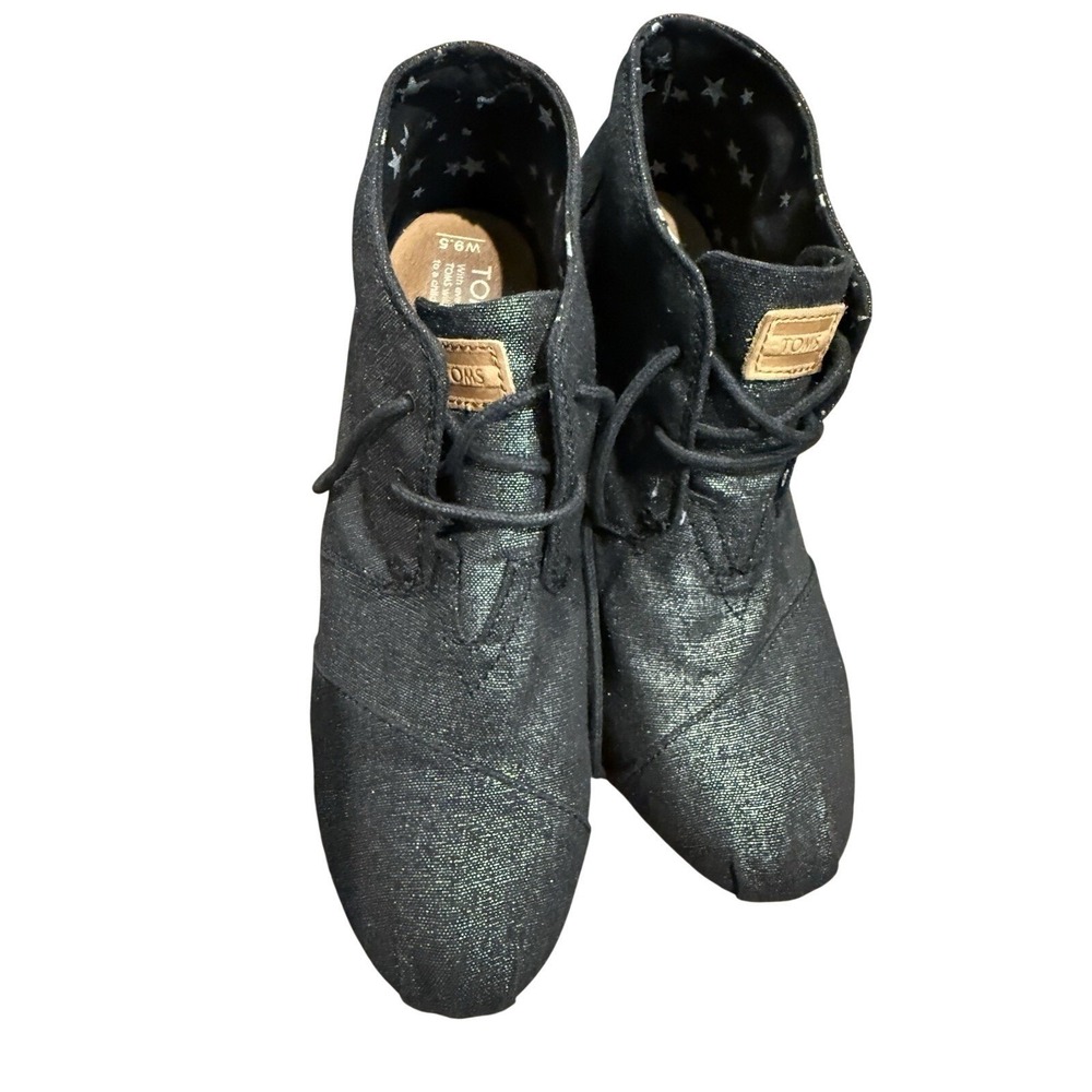 Toms Women's Wedge Shoes Size 9.5 Closed Toe Lace Up Black Metallic EUC